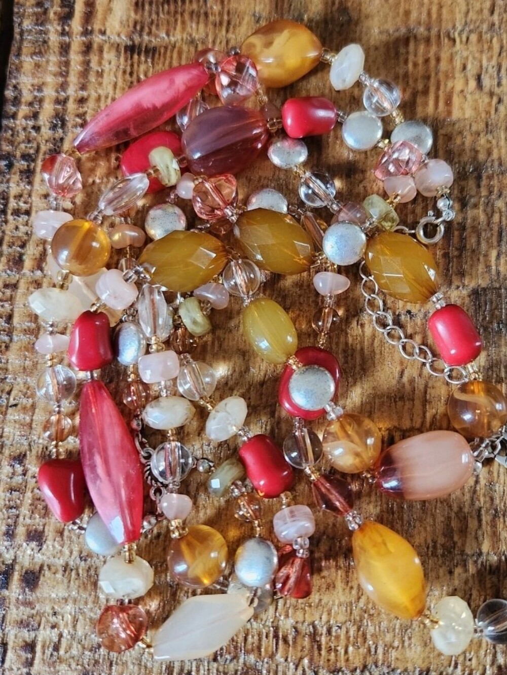 Avon NR Beaded Necklace